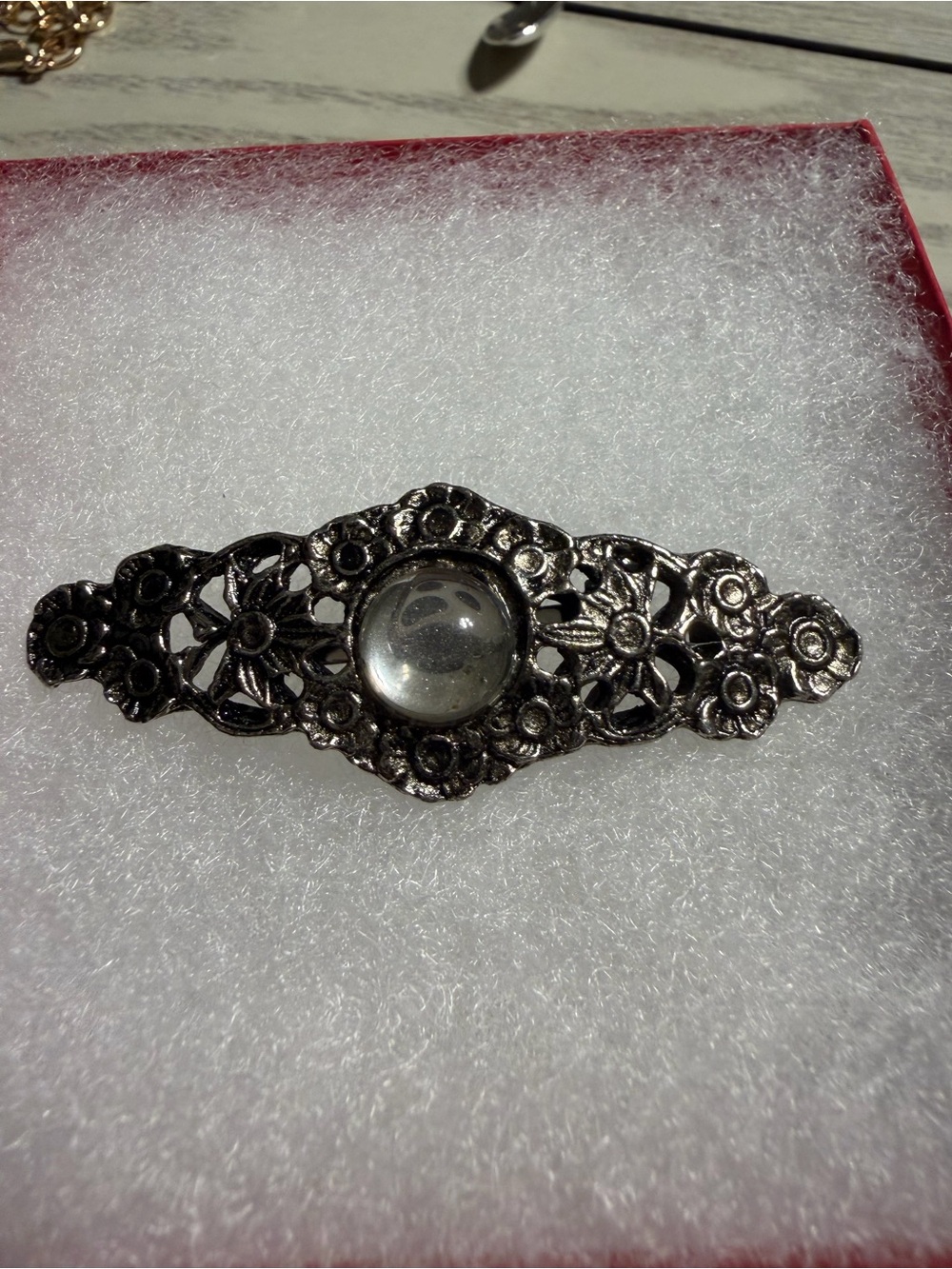 Vintage-Style Filigree Floral Bar Brooch in Silver with Clear Cabochon
